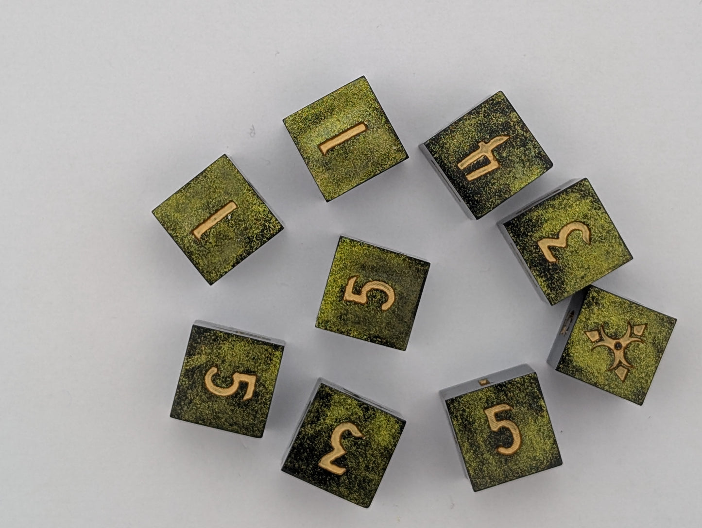 Set of 9 green toxic dice