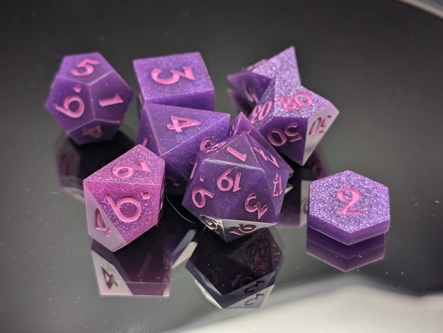 Purple thermal shifting dice set