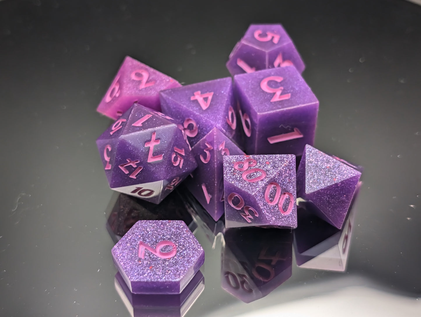 Purple thermal shifting dice set