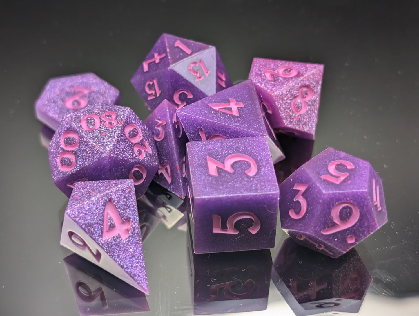 Purple thermal shifting dice set
